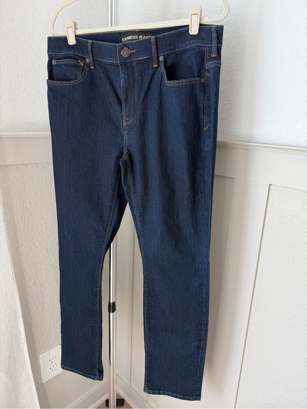 Express Women’s Dark Wash Slim Jeans